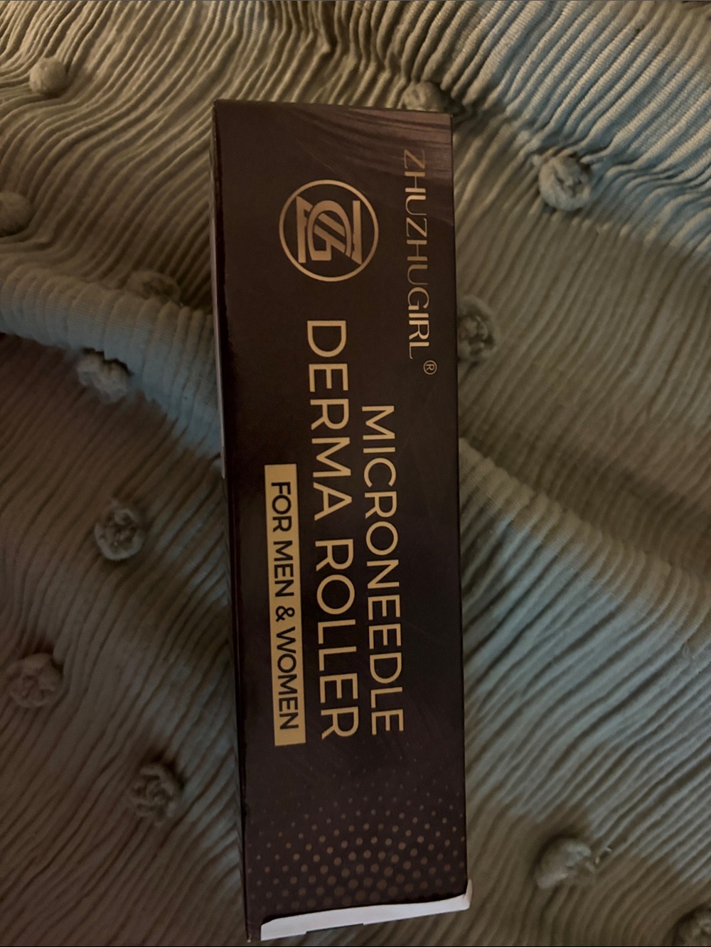 ZHIZHUGIRL Microneedle Derma Roller - Black Packaging